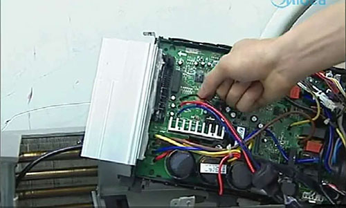 波密美的空调电话是多少